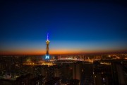 F1 迈阿密站周五自由练习赛开启，维斯塔潘暂时领先法拉利双雄。